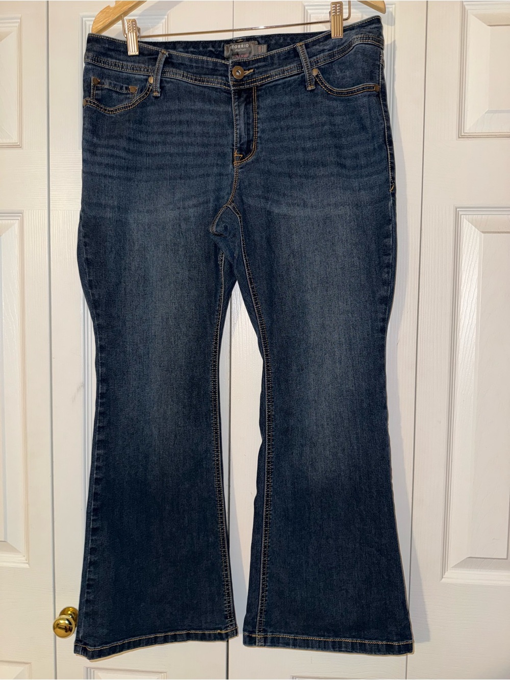 Torrid luxe slim boot mid rise size 14s/27/1/2